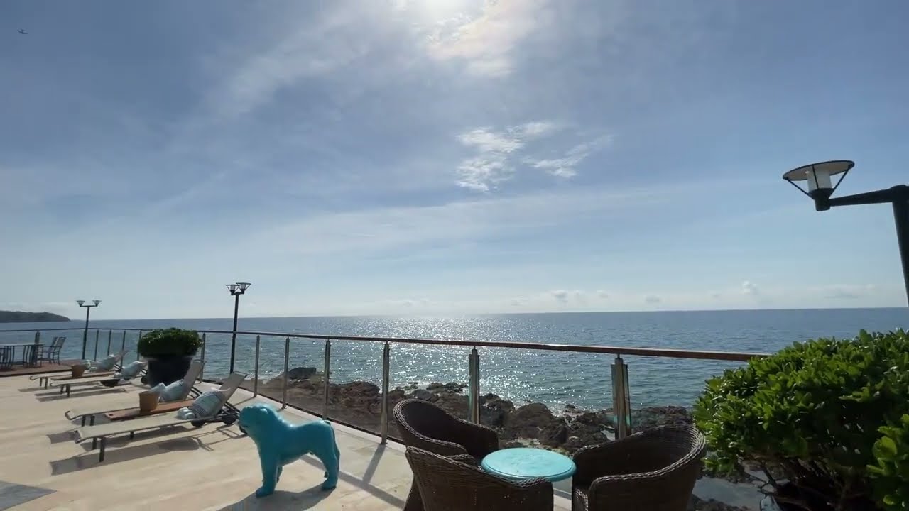 VILLA PIED-DANS-L'EAU
