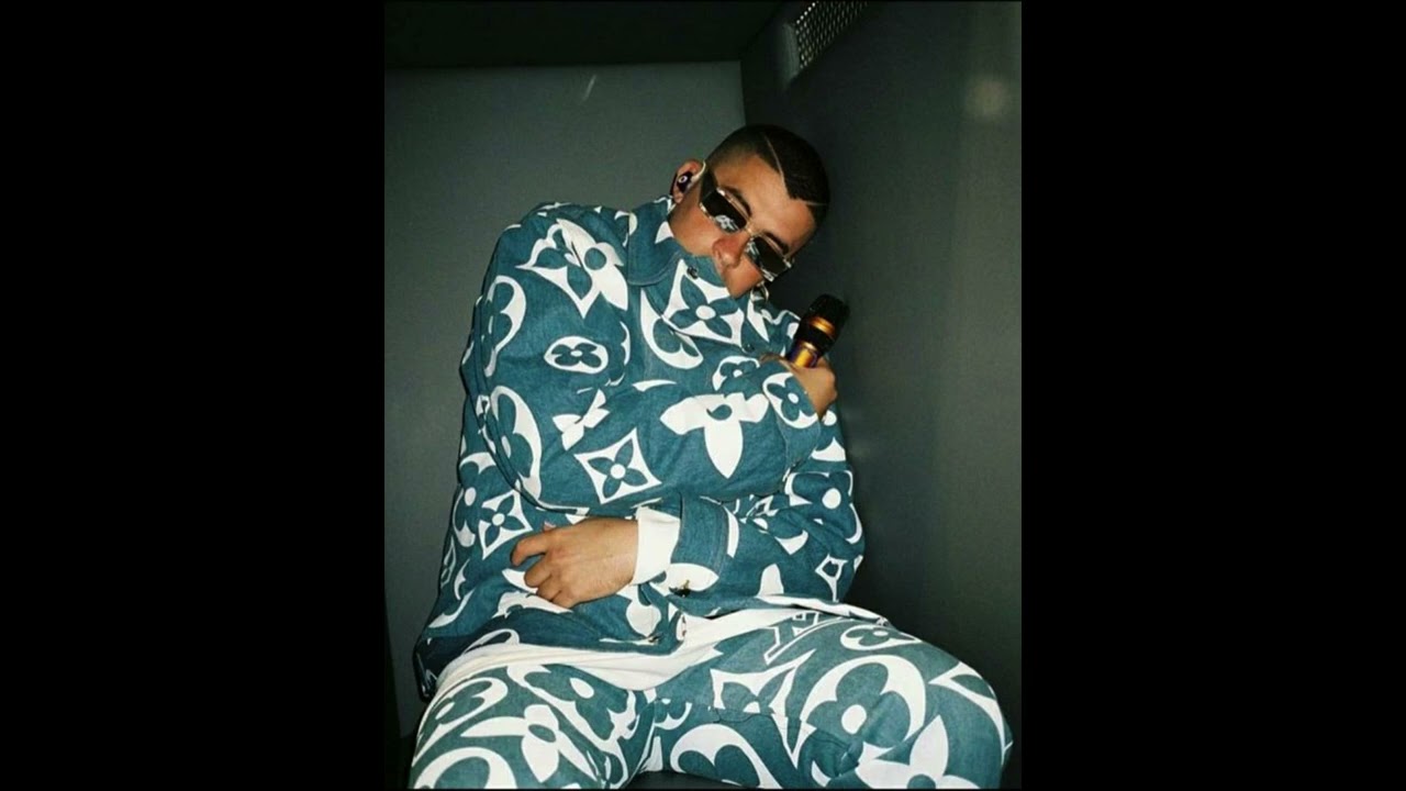 BAD BUNNY 