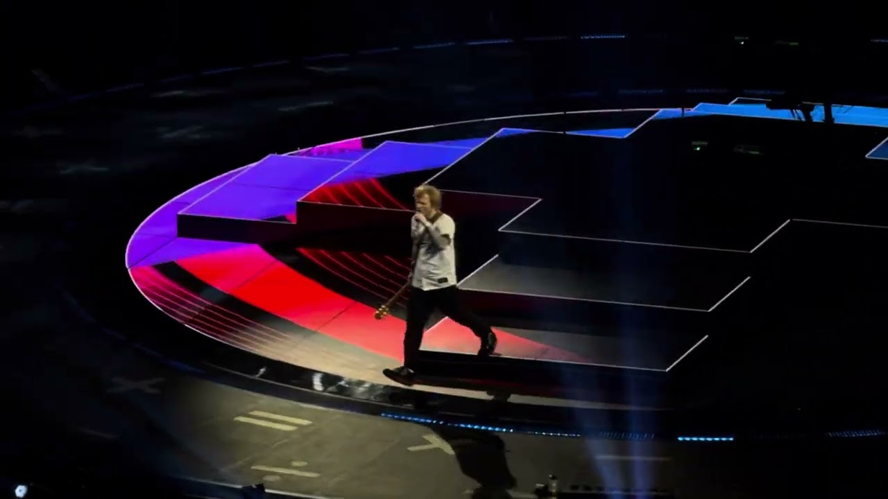 Ed Sheeran - Shape Of You ( Kyocera Dome - Osaka - Japan 2024)