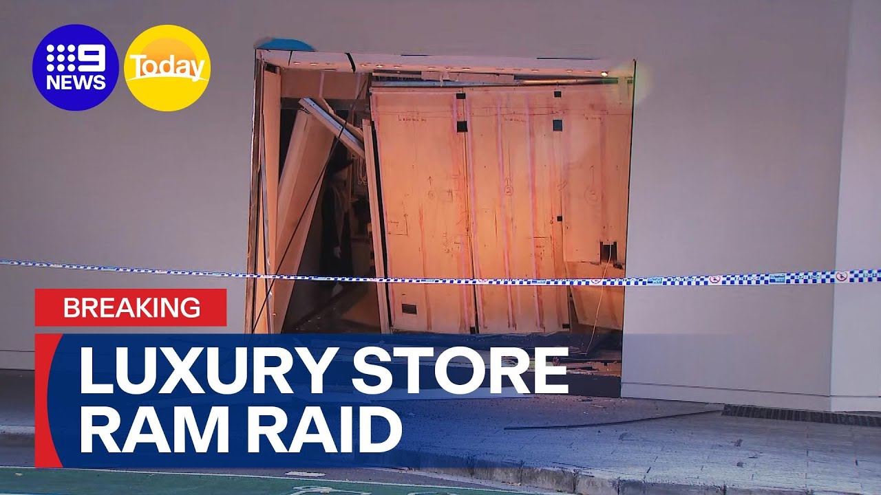 Ram raid on luxury designer store in Brisbane&rsquo;s CBD | 9 News Australia