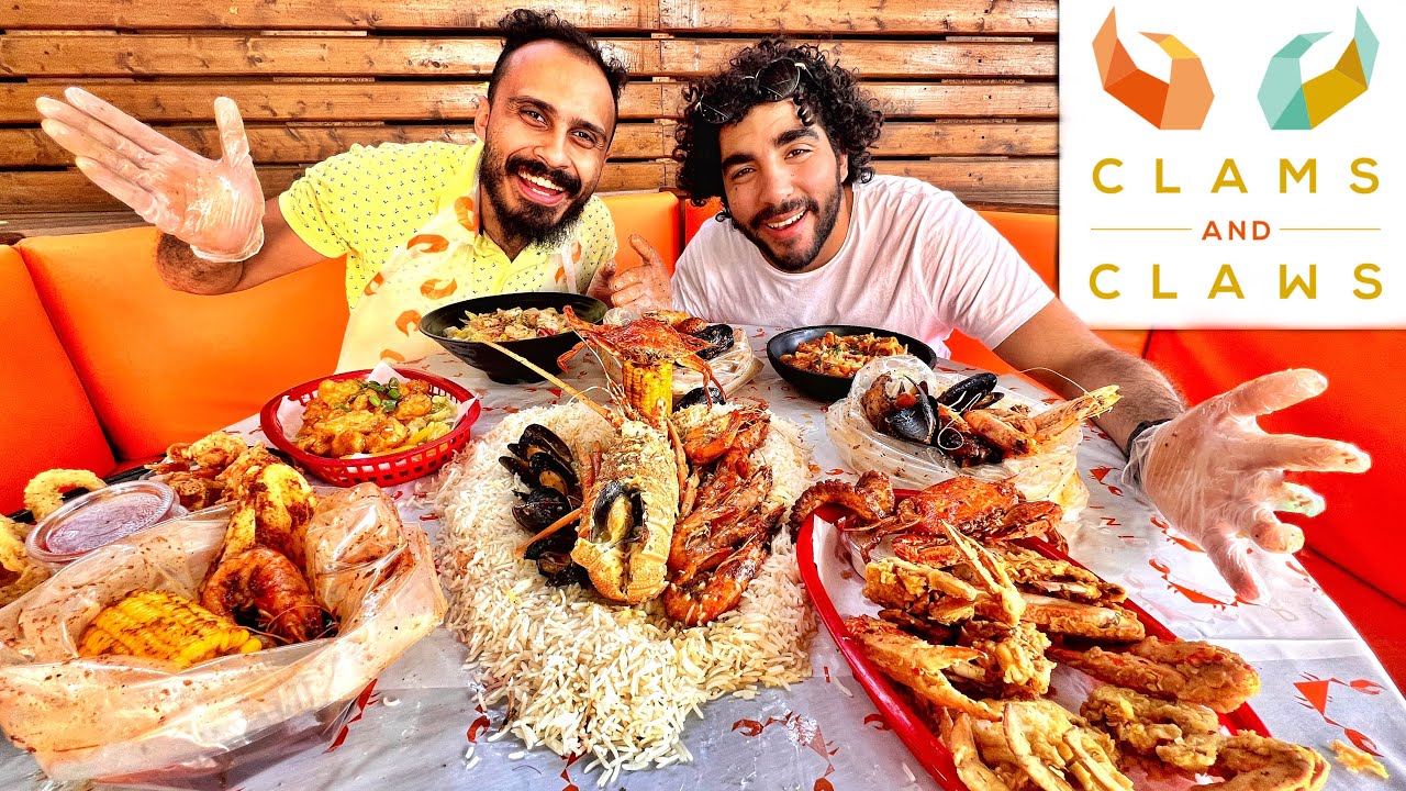 جريمة اكل بتحصل في مطعم Clams and Claws (اكله سي فود) بي طريقه جديدة