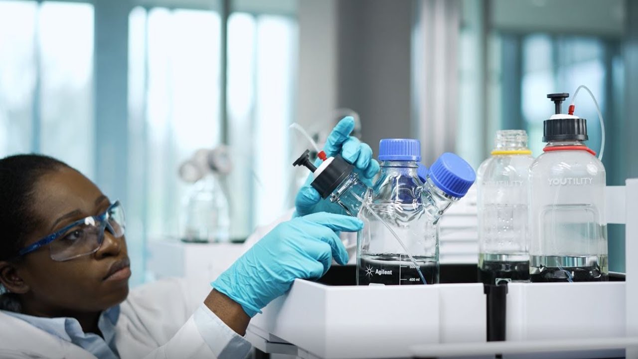 InfinityLab Stay Safe HPLC Solvent Bottle & Caps: Reduce laboratory solvent vapors