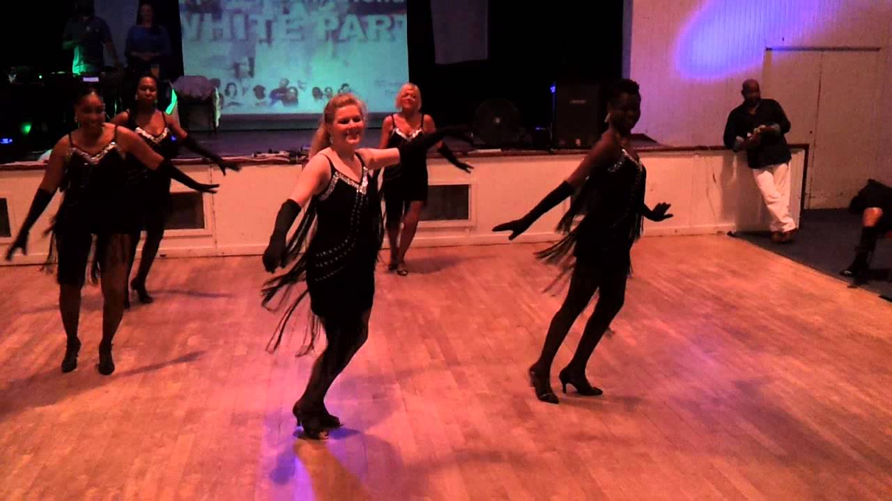 SALSERAS#38 perform Bar Latina 4.5.15 part 2