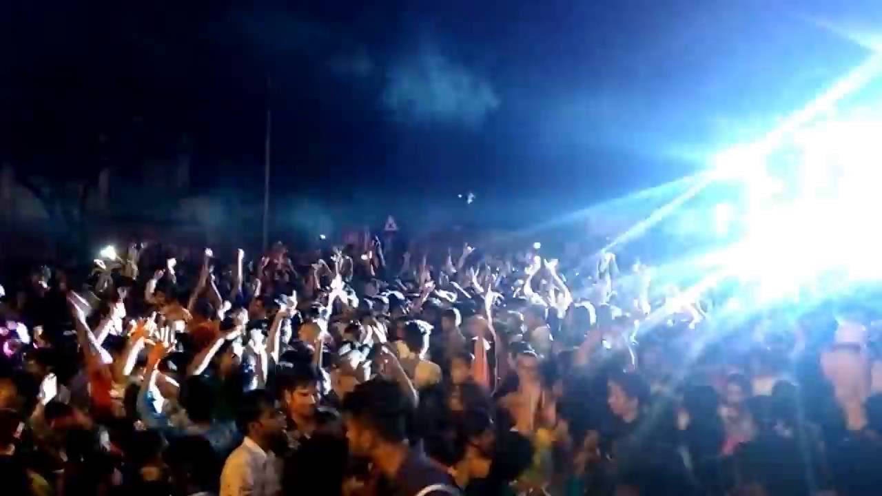 Ganpati visarjan 2016 Karve road Pune, Dancing on DJ. Part-1