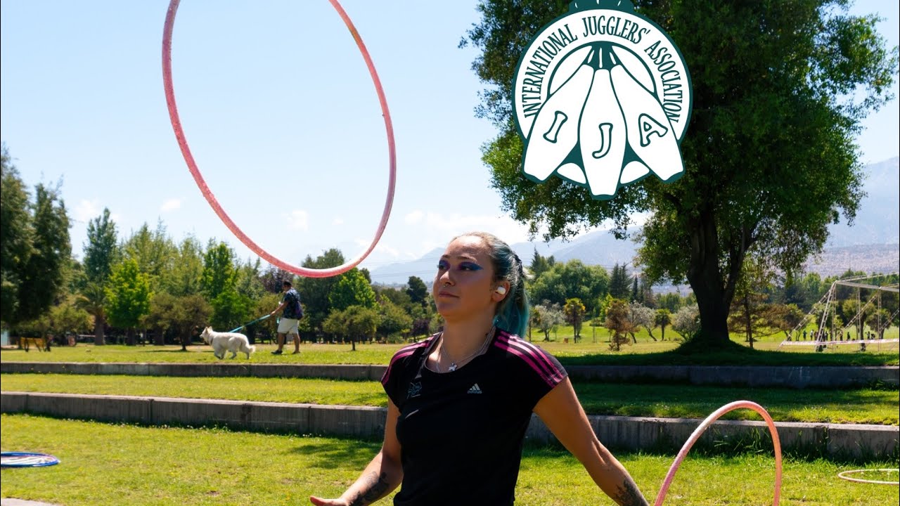 Hula hoop by Victoria Castillo (Vicha) from Chile | IJA Tricks of the Month