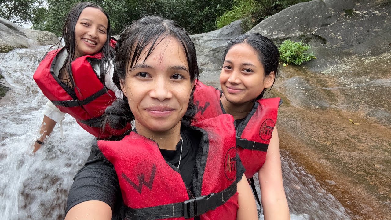 Mawlyngbna River Trek with Friends