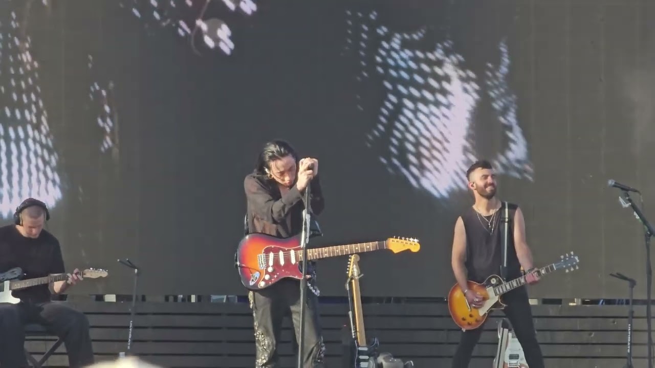 keshi "Euphoria" [FAMCAM/4K] @ COACHELLA 4/13/2025
