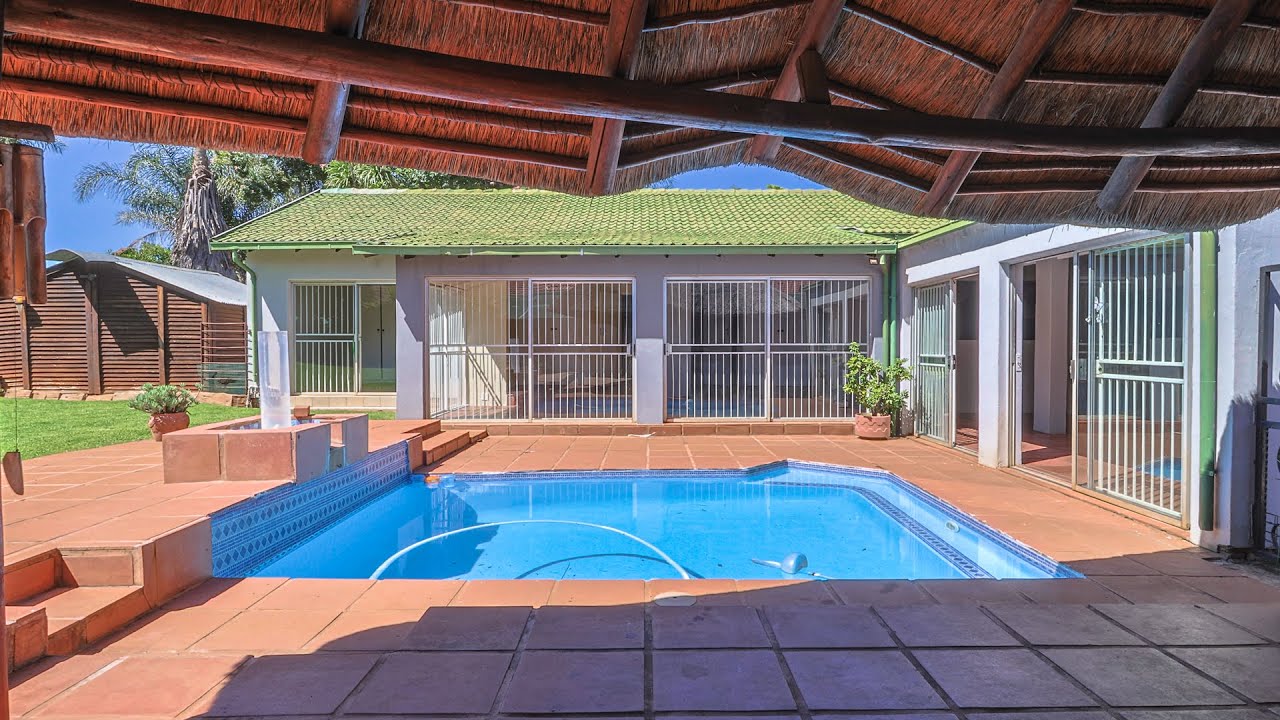 4 Bedroom For Sale - Pierre van Ryneveld