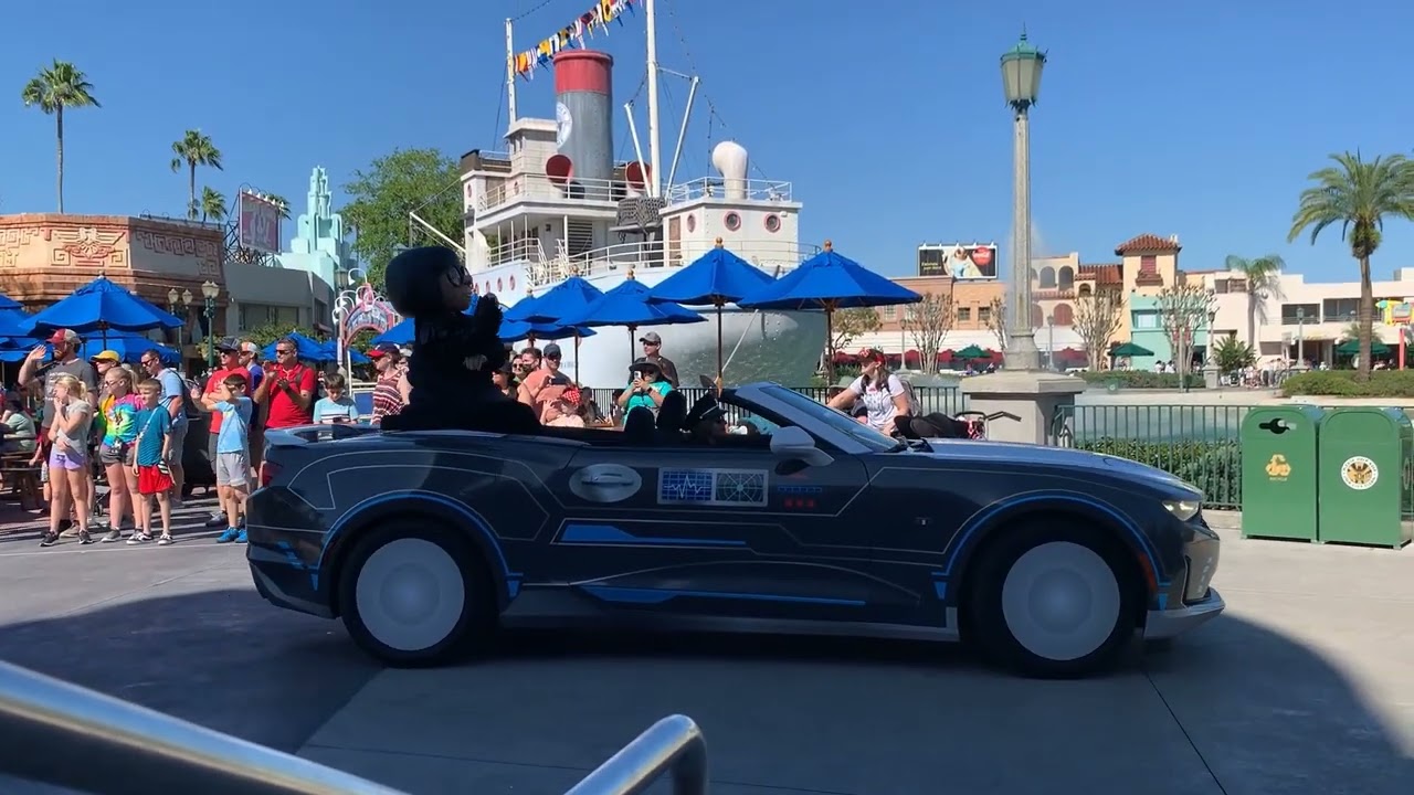 Disney Hollywood Studios Character Parade