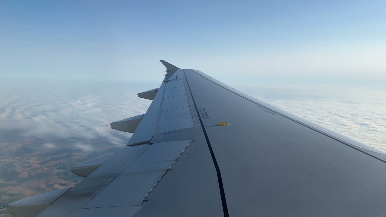 A320 Amelia International landing into Paris CDG