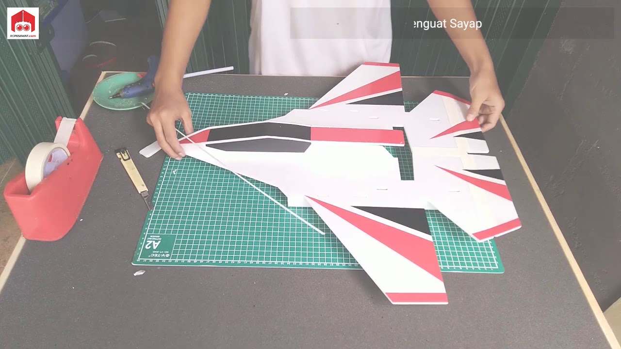 Merakit Bodi Pesawat RC Jet Sederhana Sendiri