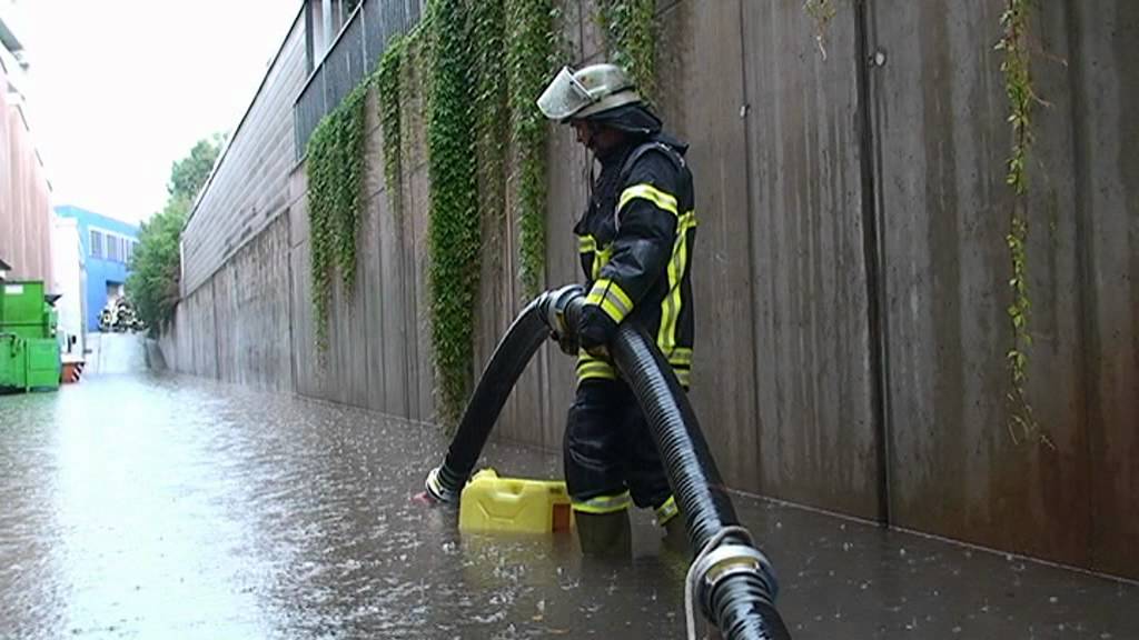 Starkregen in Saarlouis - Feuerwehren im Einsatz