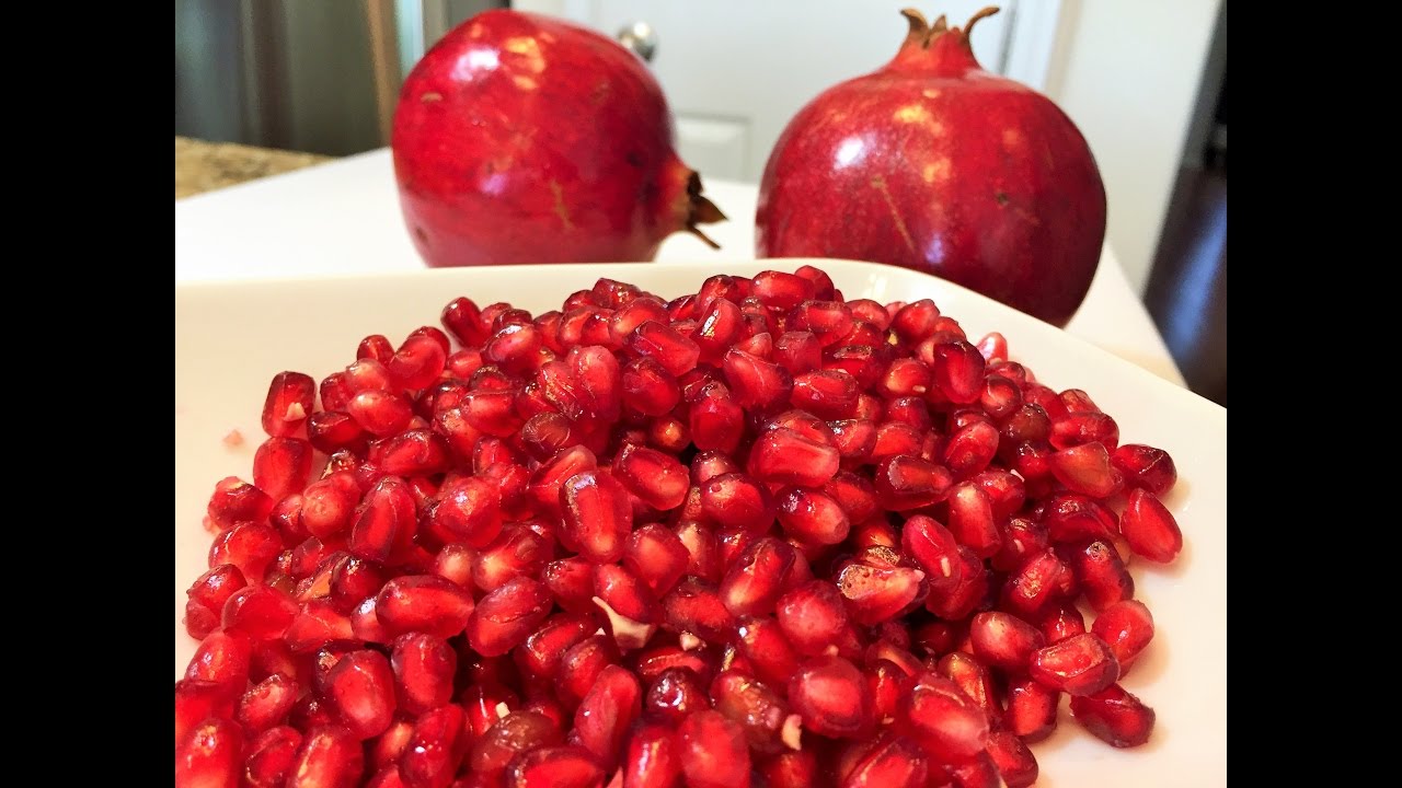 Как почистить ГРАНАТ за 3 минуты. Два способа.  How To Cut & Seed a Pomegranate. Two ways.