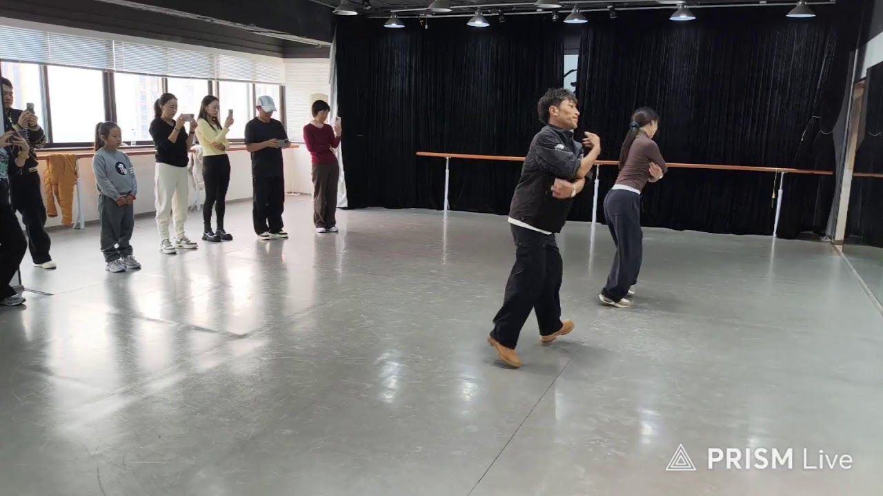Class(6) - Learning Tibetan Dance with Tashi, Yangxiuer & Lamuwa