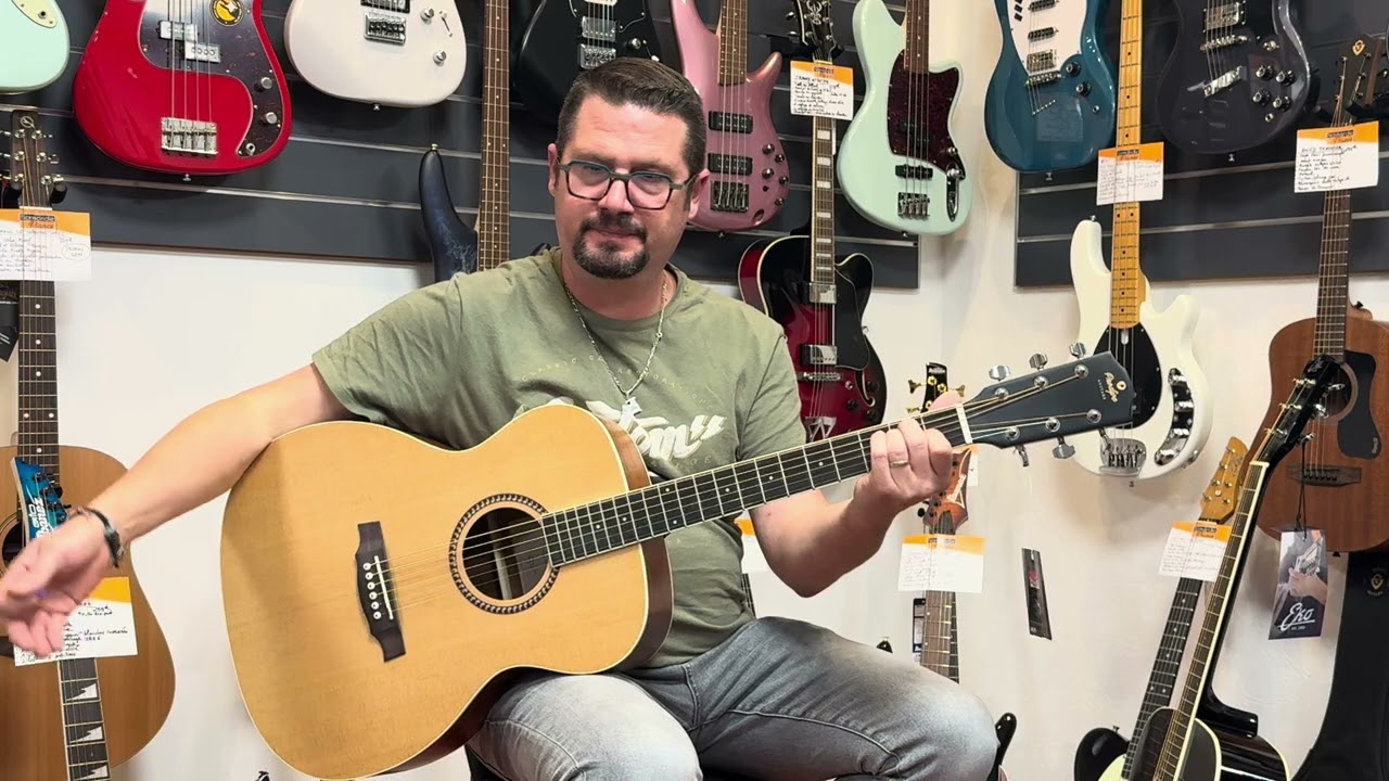 Les Guitares acoustiques petit budgets pour la rentr&eacute;e ont vous dit tout dans cette vid&eacute;o .
