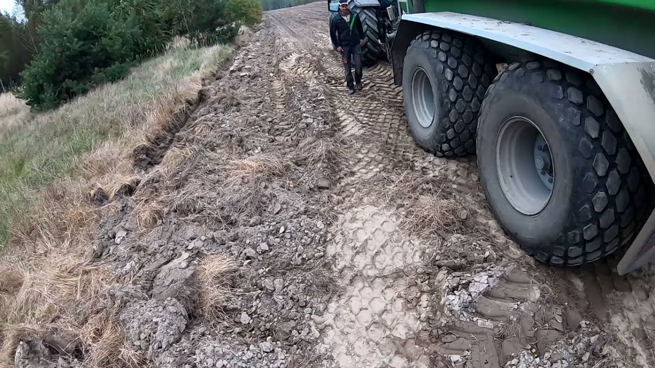 Rozlewamy przedostatni poferment przed siewem.