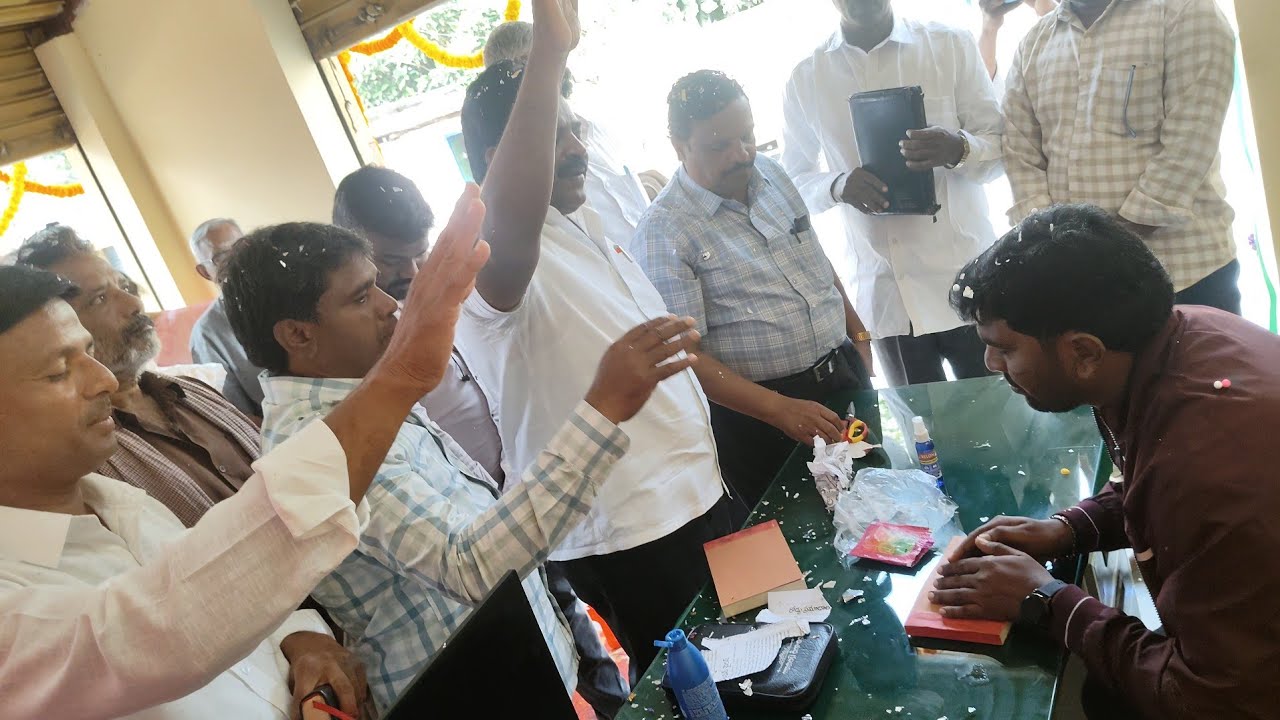 ఇంట్లో అందరం కలిసి ఒక షాప్ పెట్టడానికి ఎన్ని కష్టాలు పడ్డాయో చూడండి 