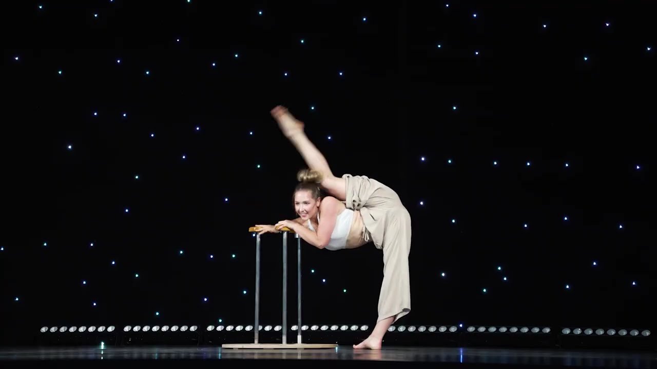 3590 Hand stand Act