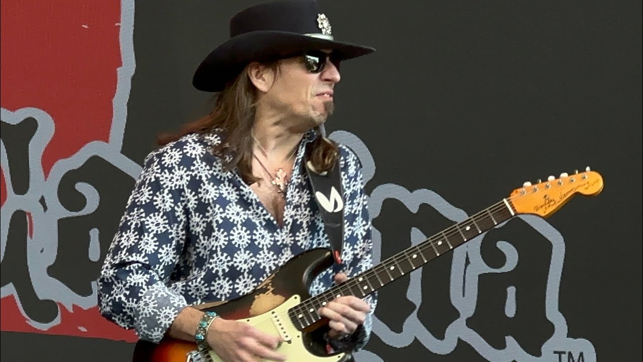 Texas Flood plays Lava Cantina!