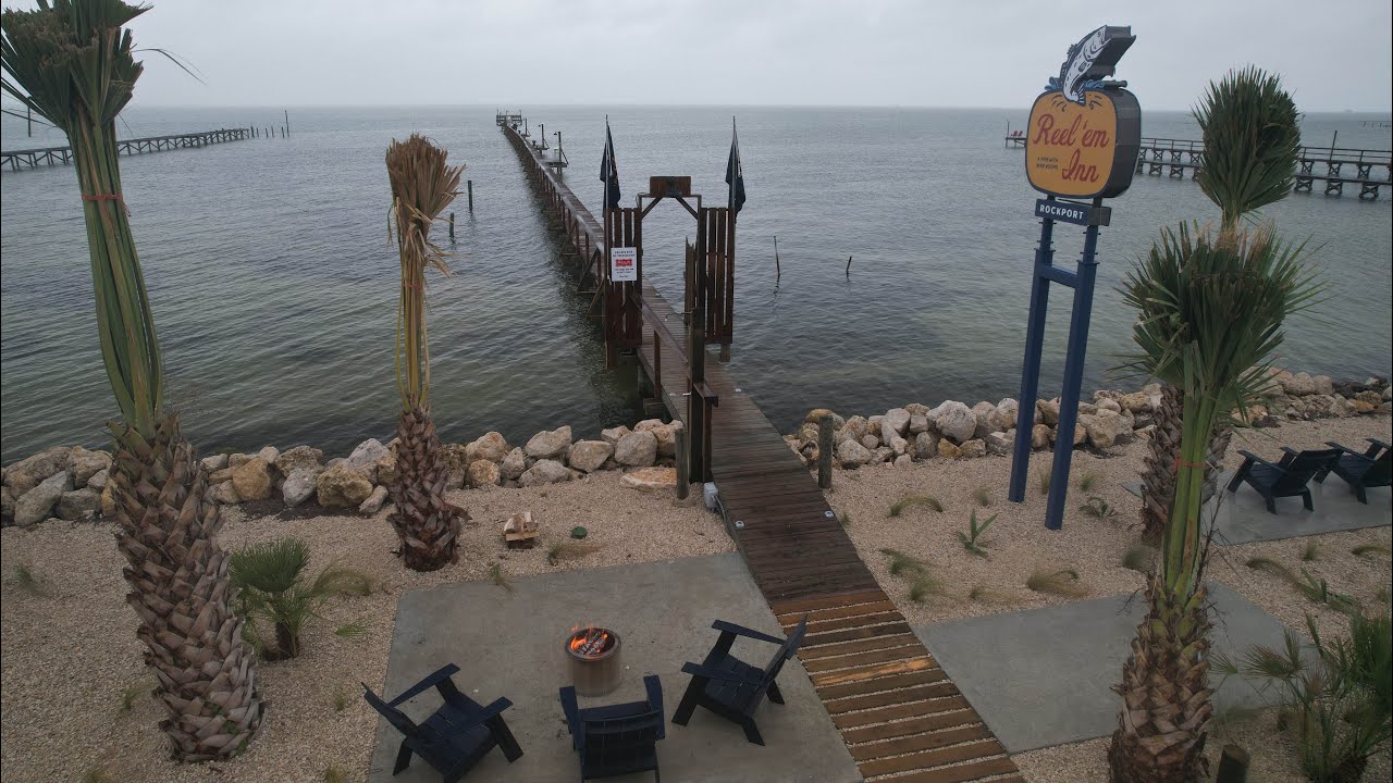 Rainy day at Reel&rsquo;em Inn Rockport.