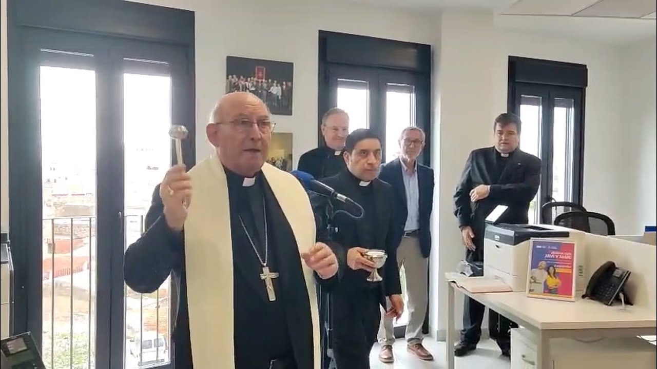 Bendición de las nuevas instalaciones de COPE Castellón en Vila-real
