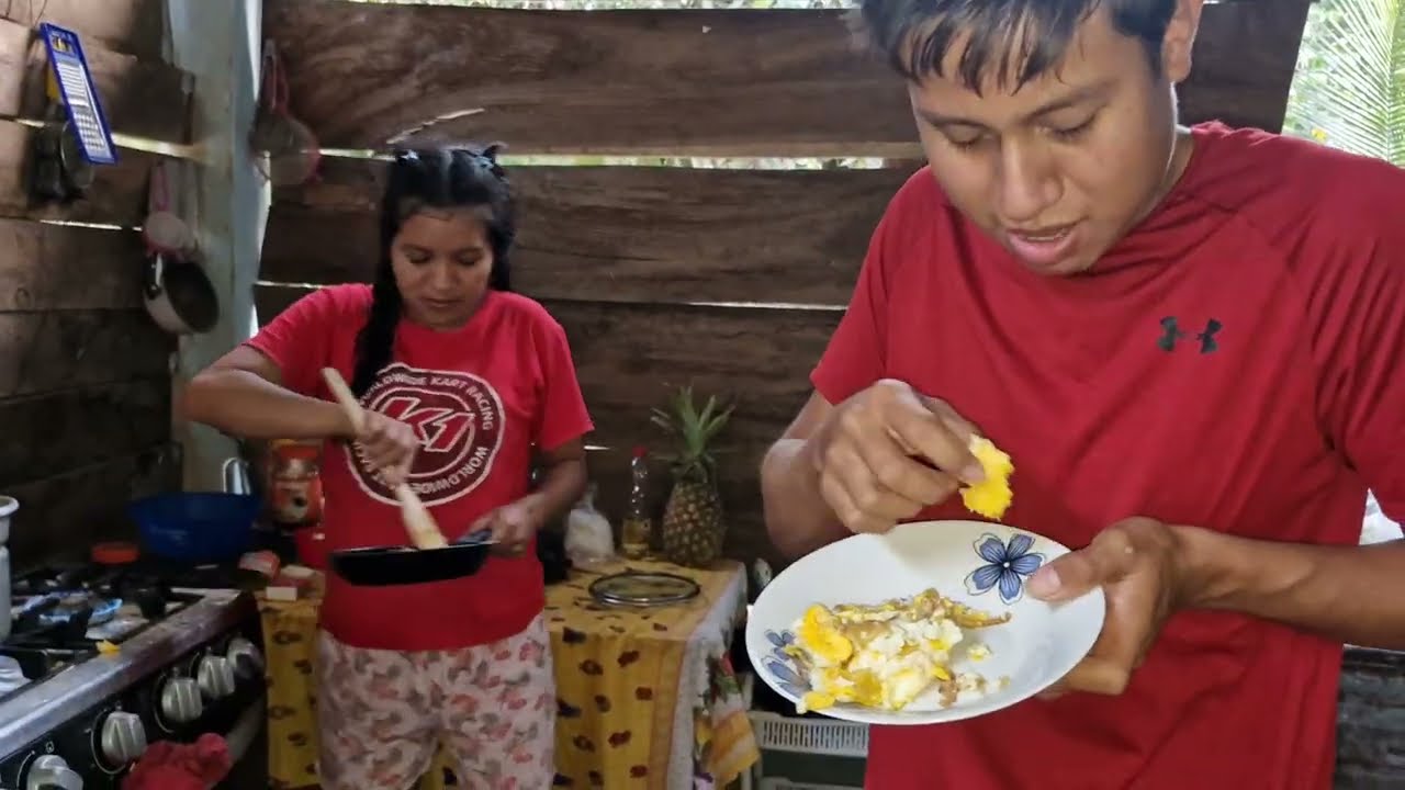 Por primera vez cocinamos nuestros Huevos y tienen 2 Yemas 😱