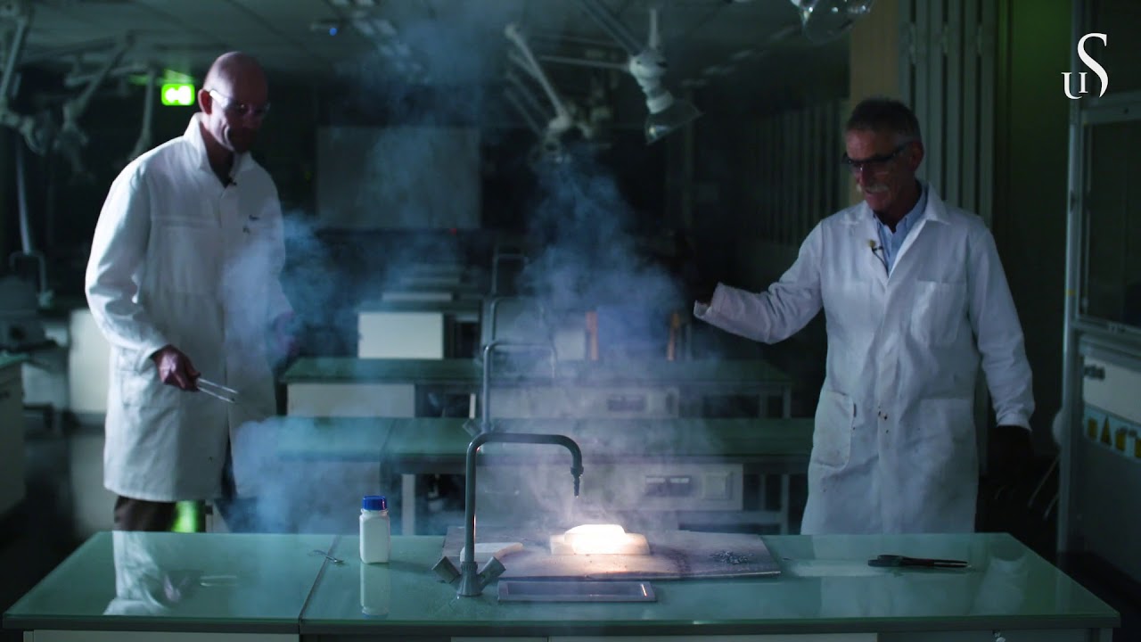 1. Visste du at magnesium kan brenne i tørris?