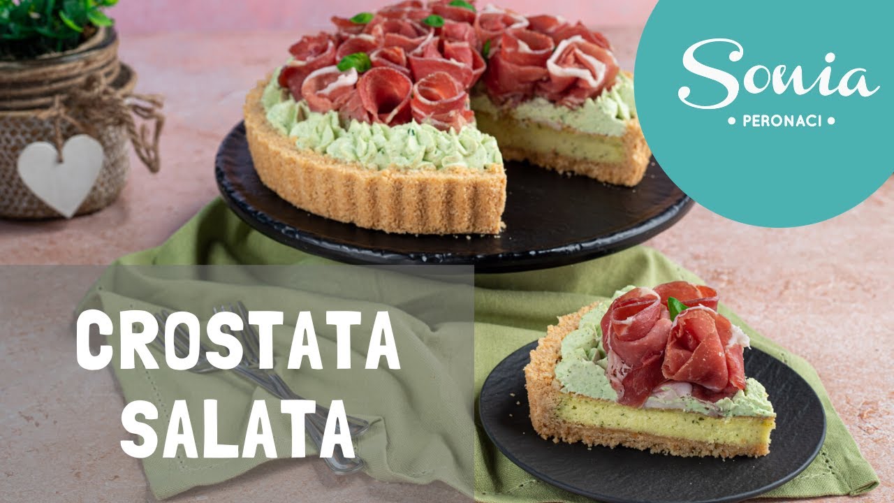 Crostata salata con roselline di crudo