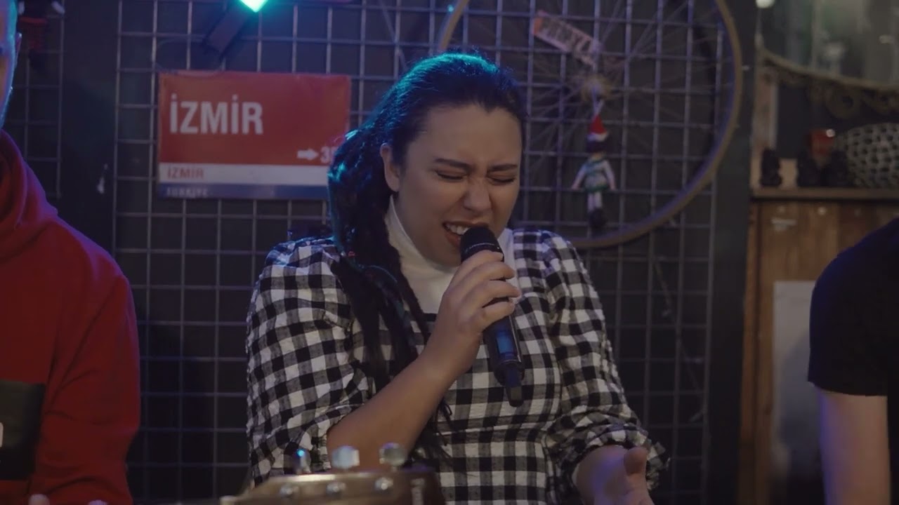 Yolun Başında (Akustik) - Aysemen
