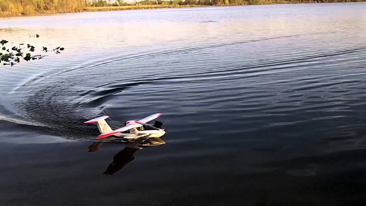 Parkzone Icon A5 First Flight Off Water - Crash and Rescue Boat