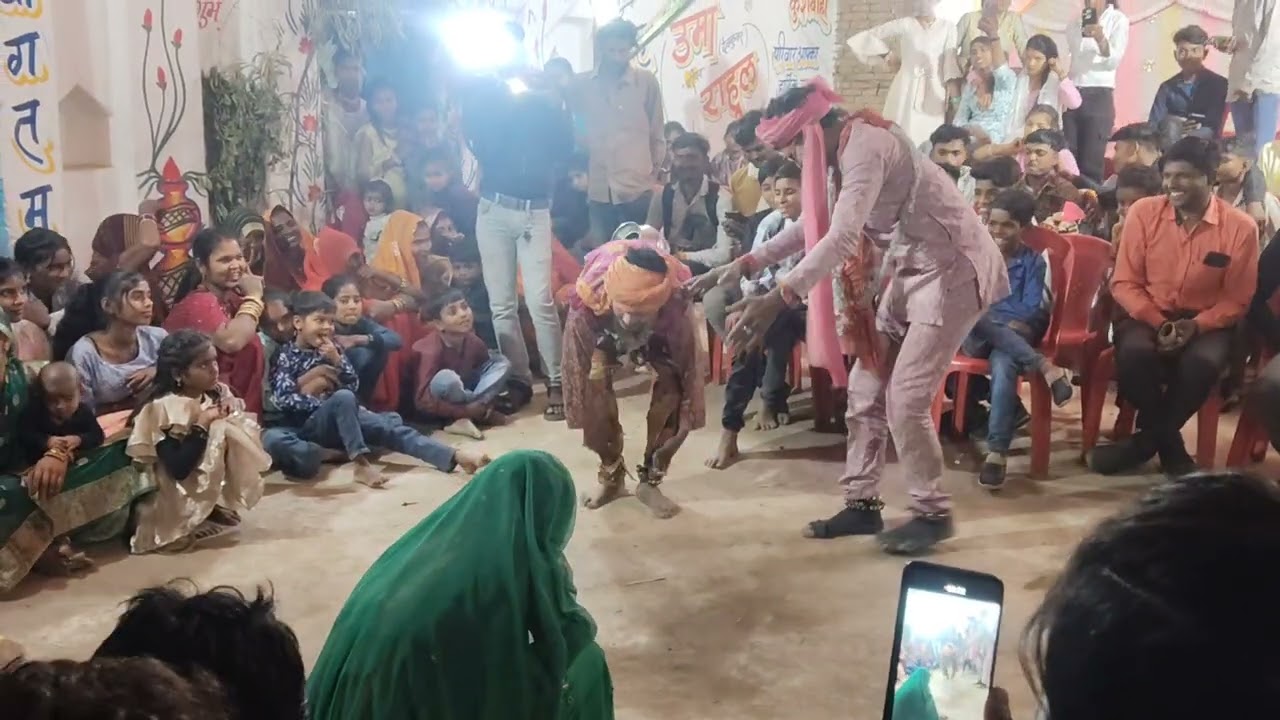 रावला पार्टी Laura