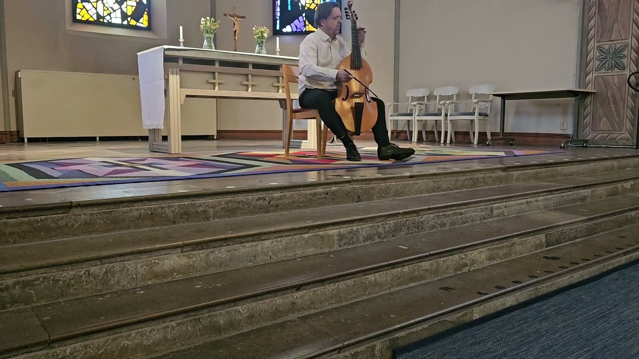 J S Bach: Bouree I & II ur solocellosuite i C-Dur. Transkription för viola da gamba: G Danielsson