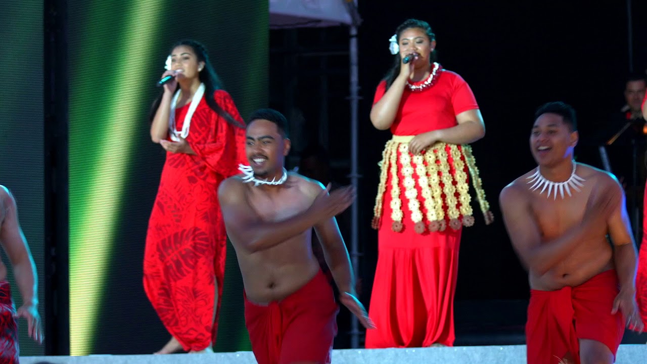 TONE6 - MOANA Medley at Coke Cola Christmas In The Park 2017