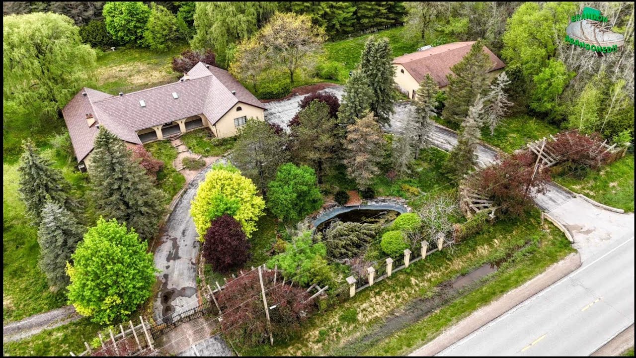 Absolutely Stunning Estate With Ranch Style Mansion ABANDONED And Untouched But Sinking In A Swamp!!