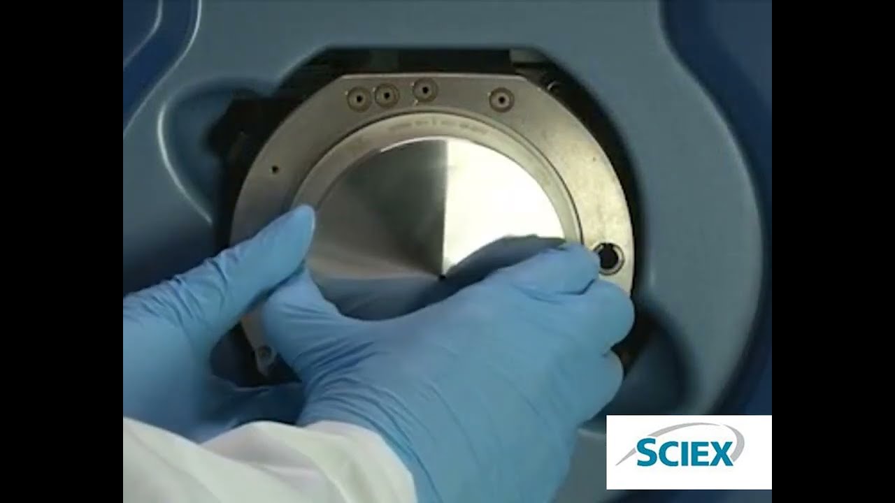 SCIEX triple quad/QTRAP maintenance: front end cleaning under vacuum