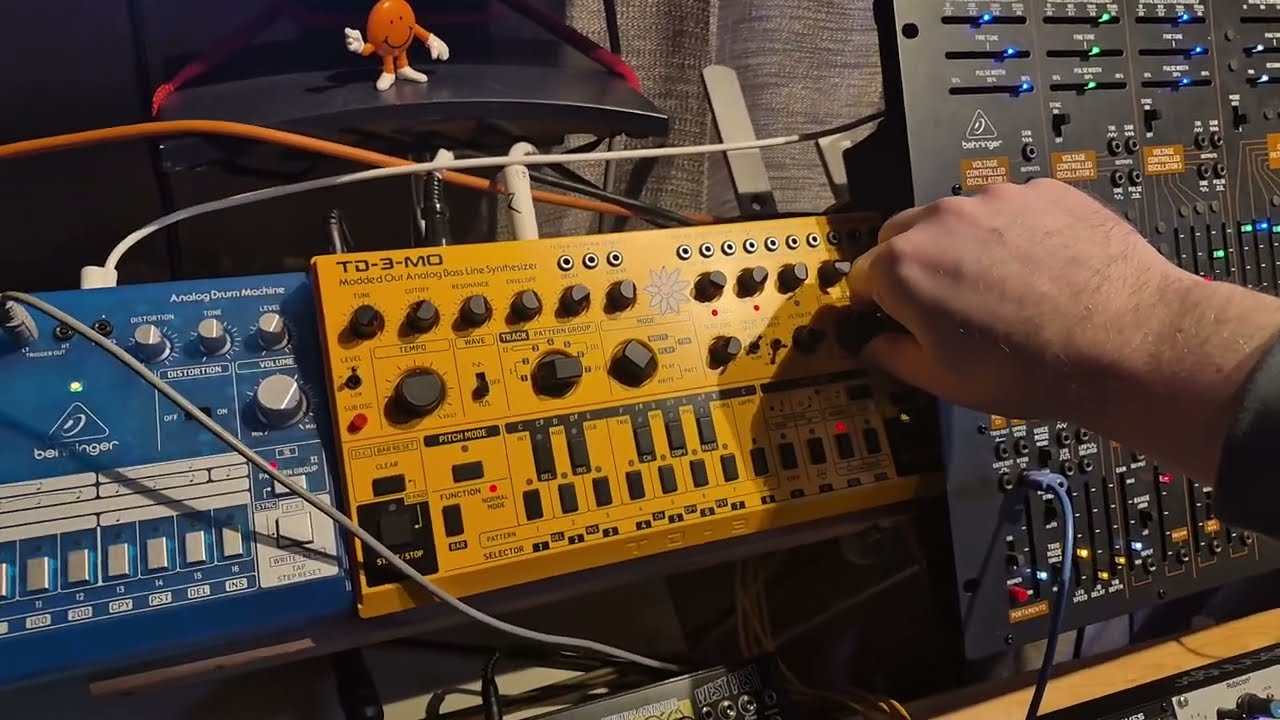 ♫ Jamming With a Bunch of Synths ♫ ----- (198)