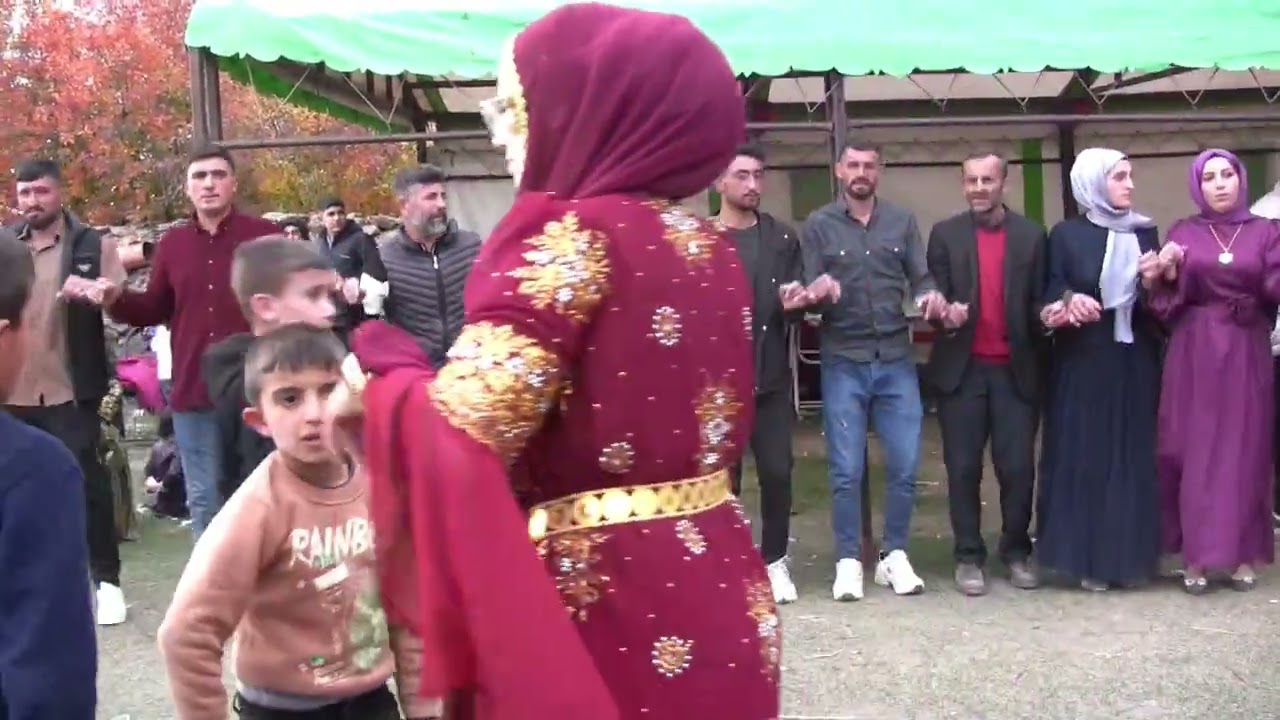 BÖCÜKLÜ KÖYÜN DE DİLLERE DESTAN BİR DÜĞÜN