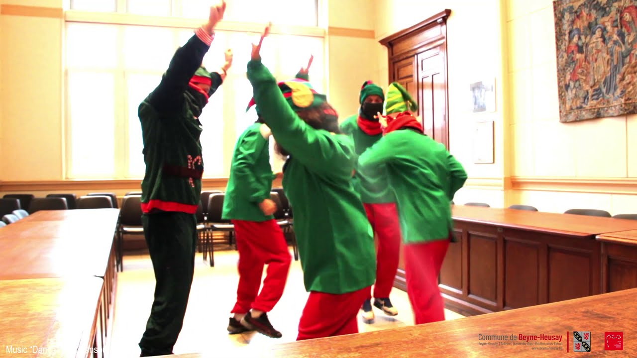 Saint Nicolas à Beyne-Heusay - Distributions de bonbons par les lutins