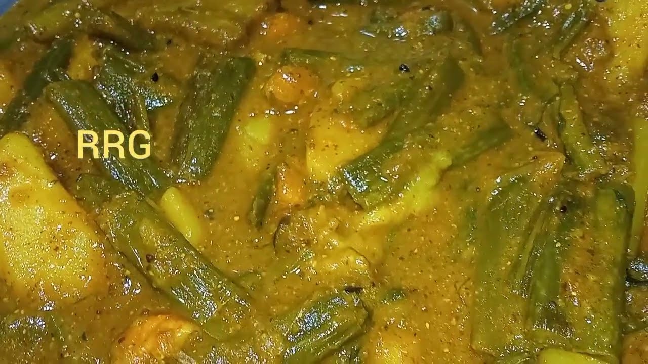 চিংড়ি মাছ দিয়ে পেঁয়াজ কলির দূর্দান্ত রেসিপি। peyaj koli chingri recipe in bengali. 