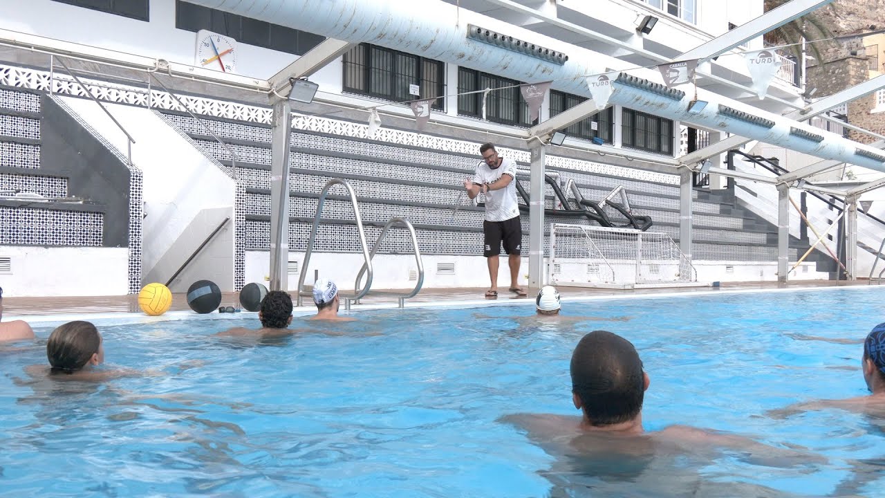 El Club Natación Caballa ya se sumerge en el primer entreno de pretemporada