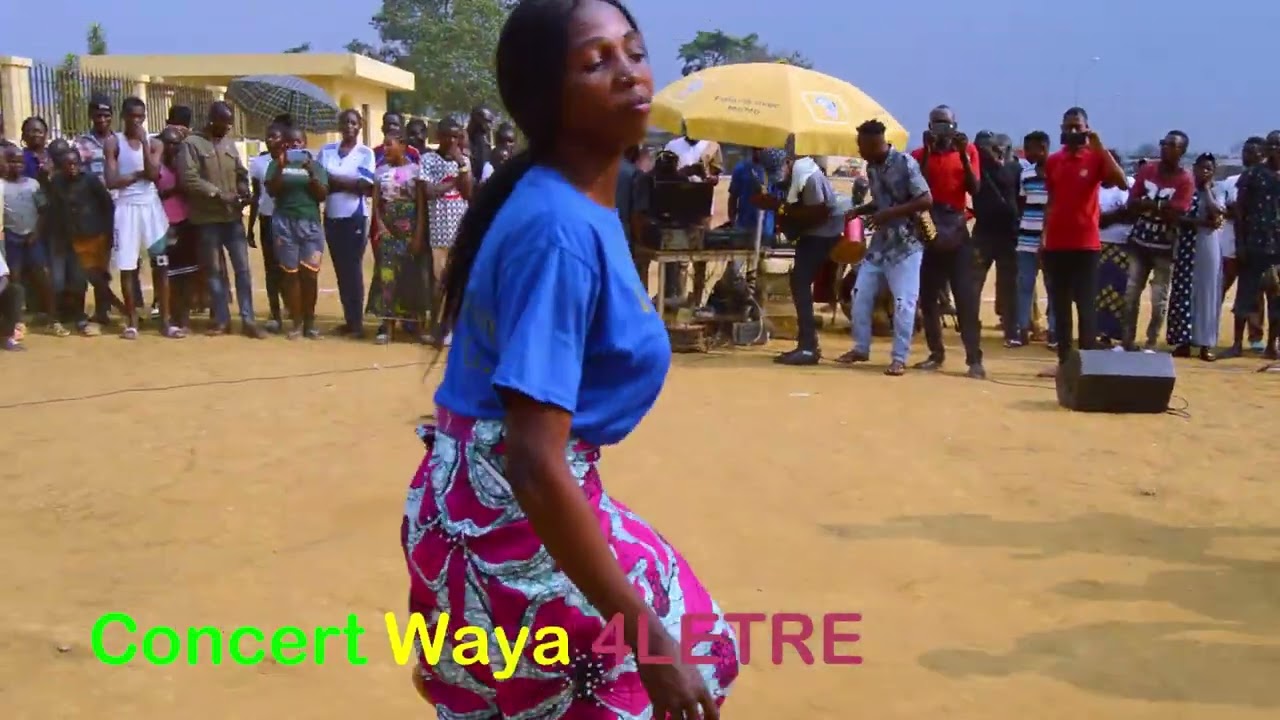 Prestation de Waya 4 lettres à la place rouge de sibiti à l'occasion du journée des paysans