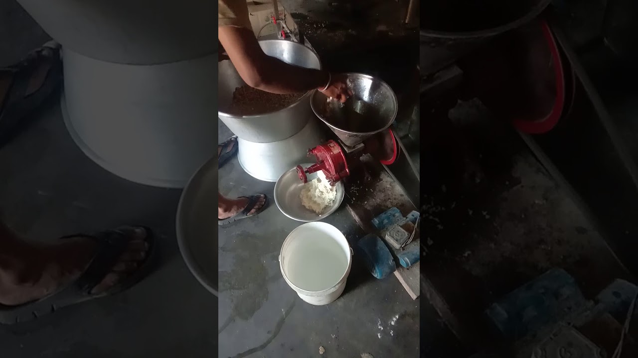 kaju pisne wala machine