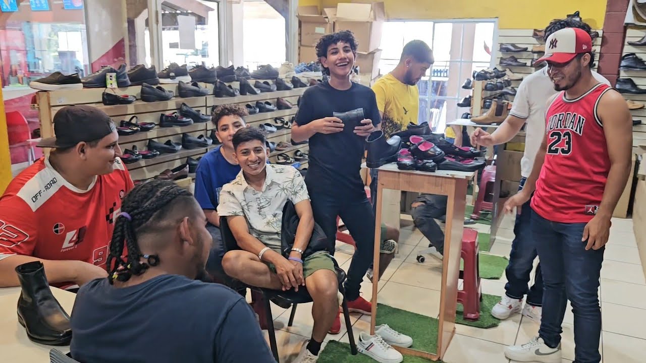 Comprando Nuevo calzado  para GRUPO F.L 