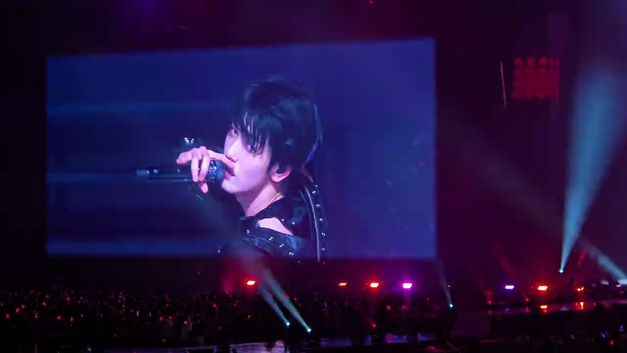 danger & upside down kiss #act::tomorrowintaipei 