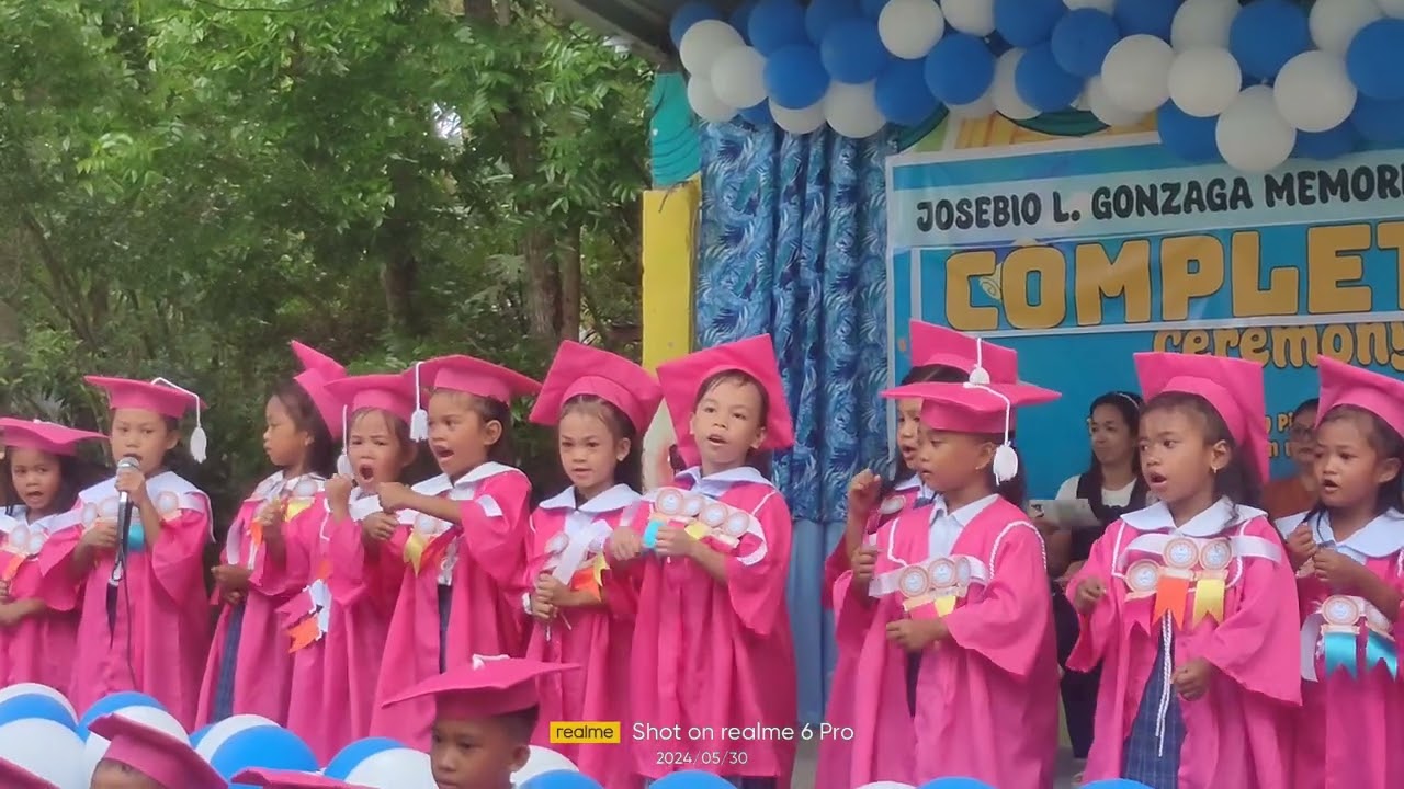 Kinder graduation day with lilfei🥰