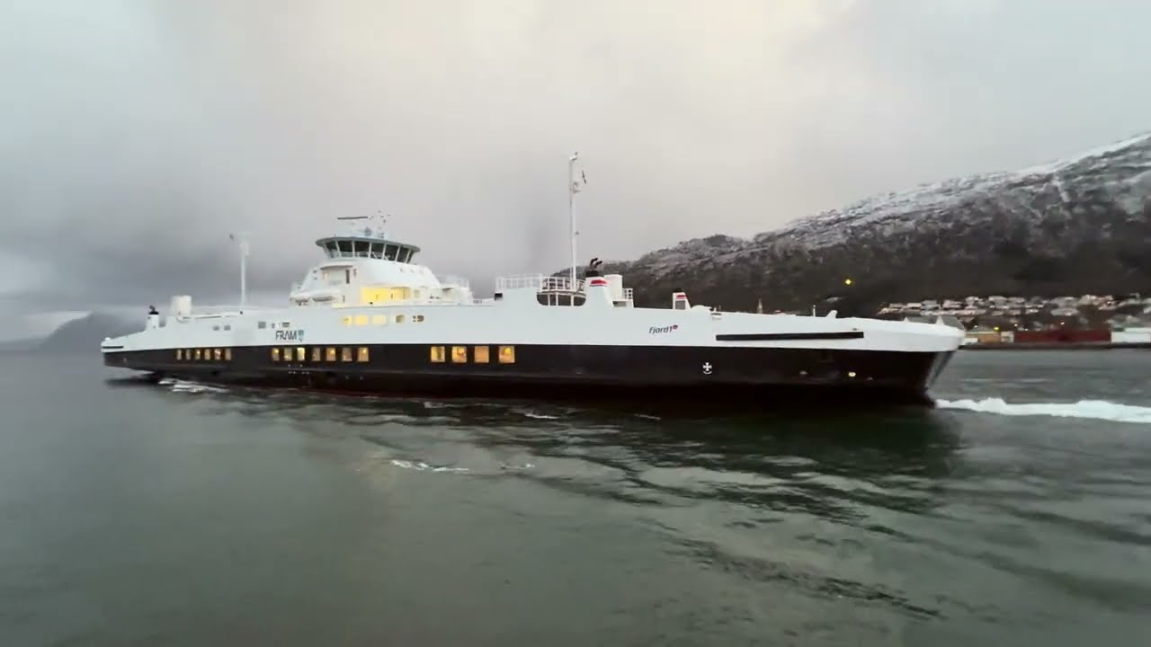 Car Ferry Takes off, show ing all its Power «BF GISKØY»
