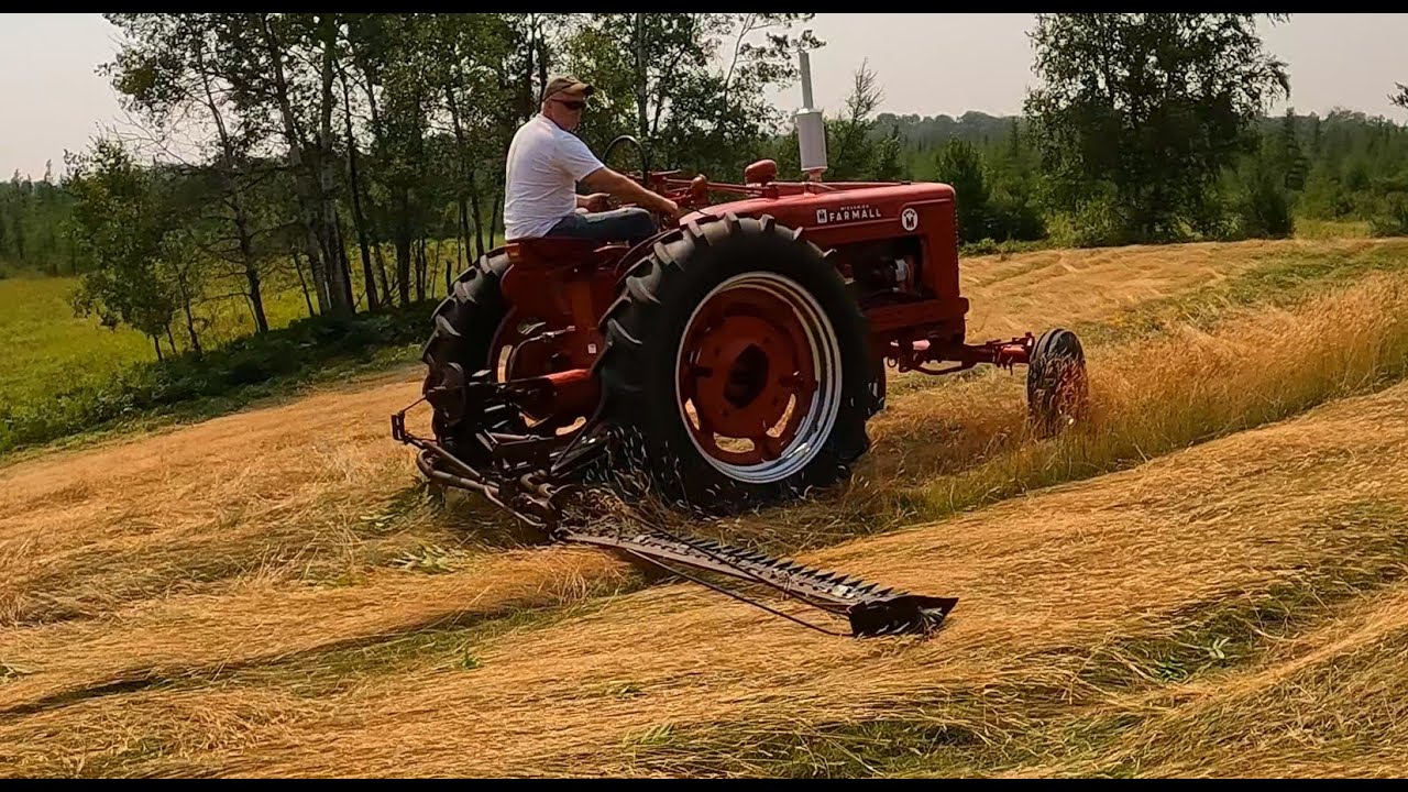 Adapting the Farmall Super M to Mow Hay the Old School Way! IH Sickle Mower Retrofit