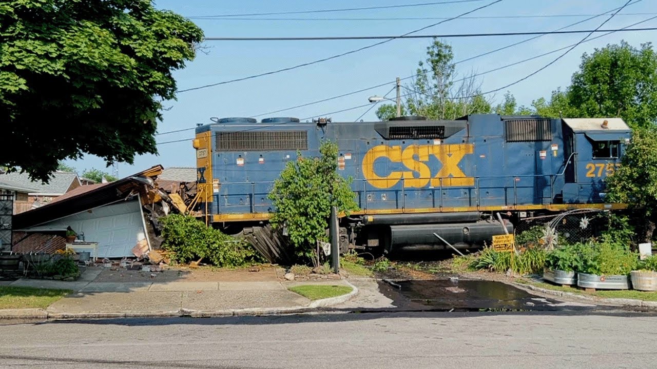 CSX train jumps tracks and crashes into garage in Niagara Falls; no injuries reported