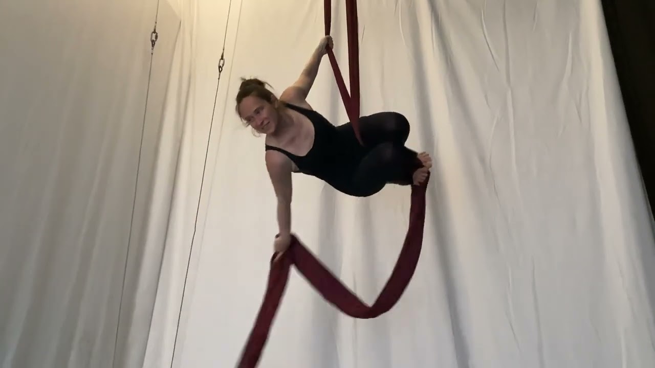 FITNESS FREAKS 02/12: LUFTAKROBATIK mit Anna Winter