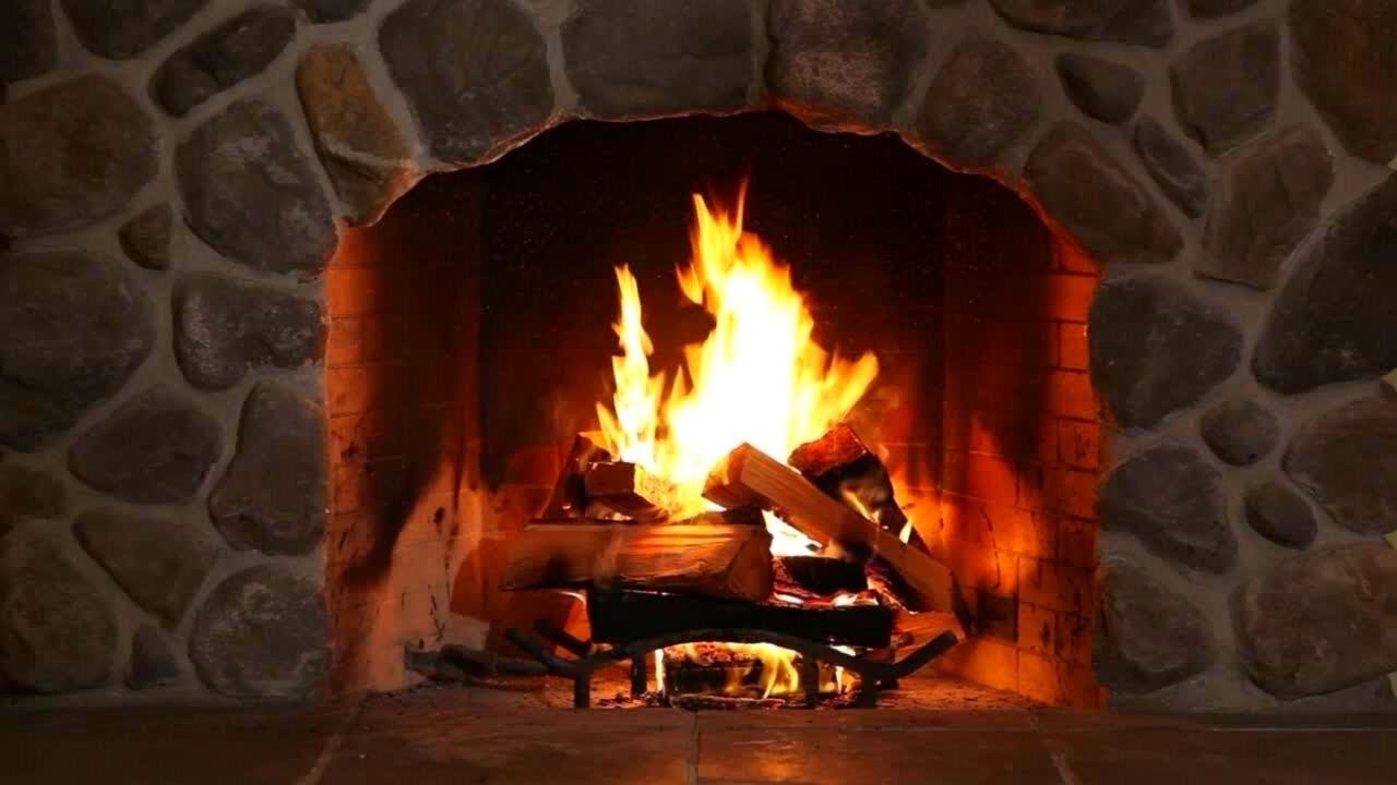 Camino Acceso Scoppiettante | Rumore del Fuoco che Arde Super Rilassante